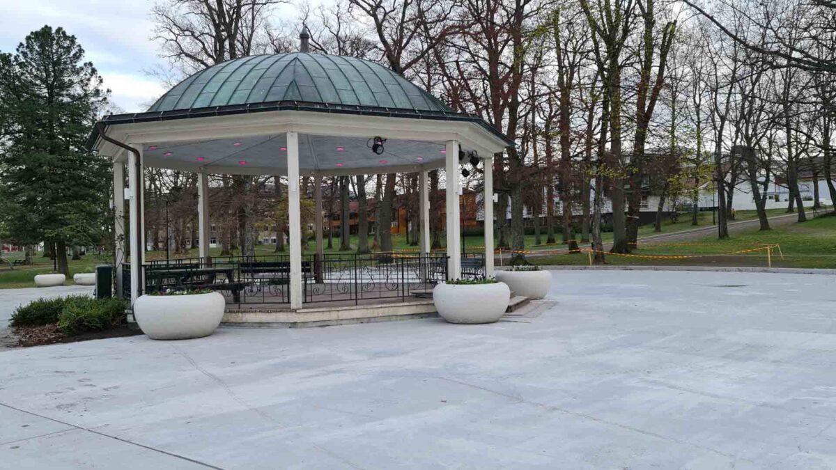 Lystlunden Park – Urban Utebane (2022) — Lystlunden Park 2022 – Kunstisbane i Horten